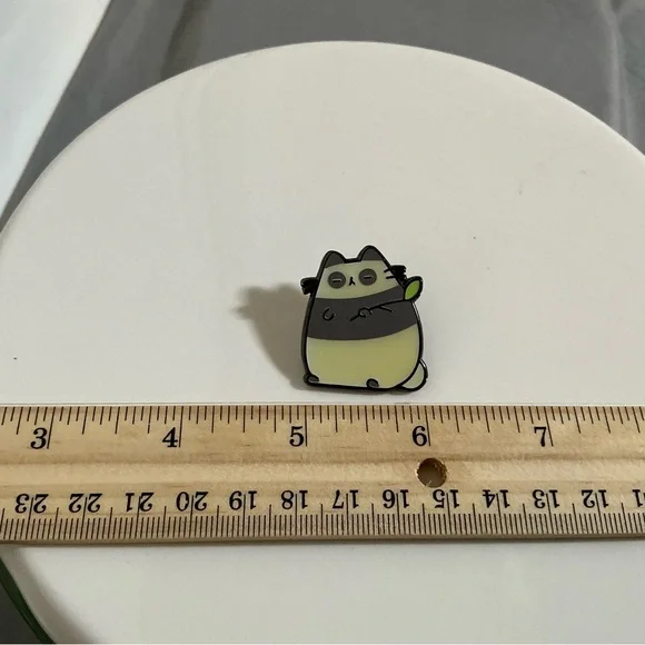 Cute Cat Enamel Pin - Black and Cream - Picture 3 of 4